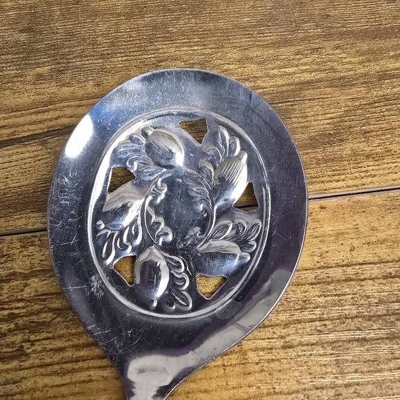 Sheffield England decorative Floral Serving Spoon - Picture 2 of 6